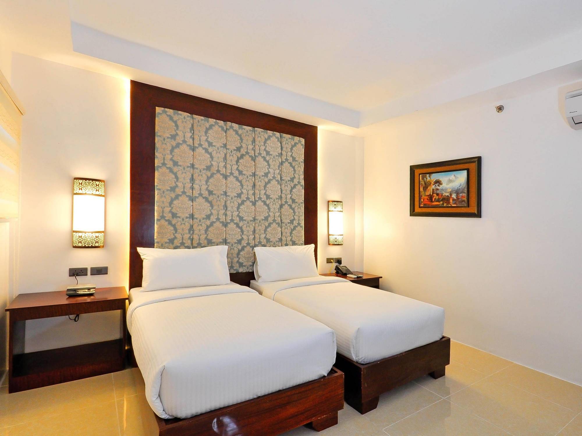 Boracay Summer Palace Hotel Balabag  Exterior photo